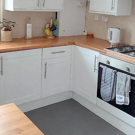 Very Spacious Two Bedroom Converted Apartment In East Croydon Exterior photo