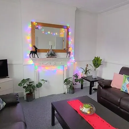 Very Spacious Two Bedroom Converted Apartment In East Croydon Exterior photo