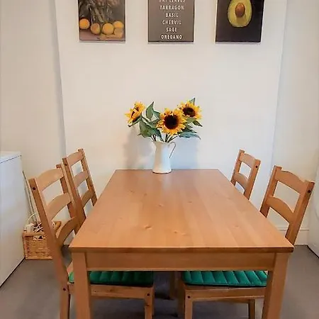 Very Spacious Two Bedroom Converted Apartment In East Croydon Exterior photo