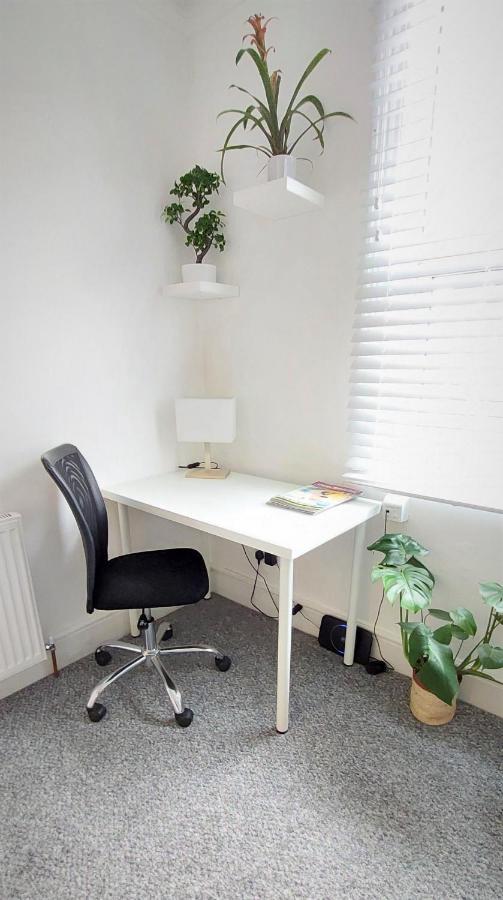 Apartment Very Spacious Two Bedroom Converted In East